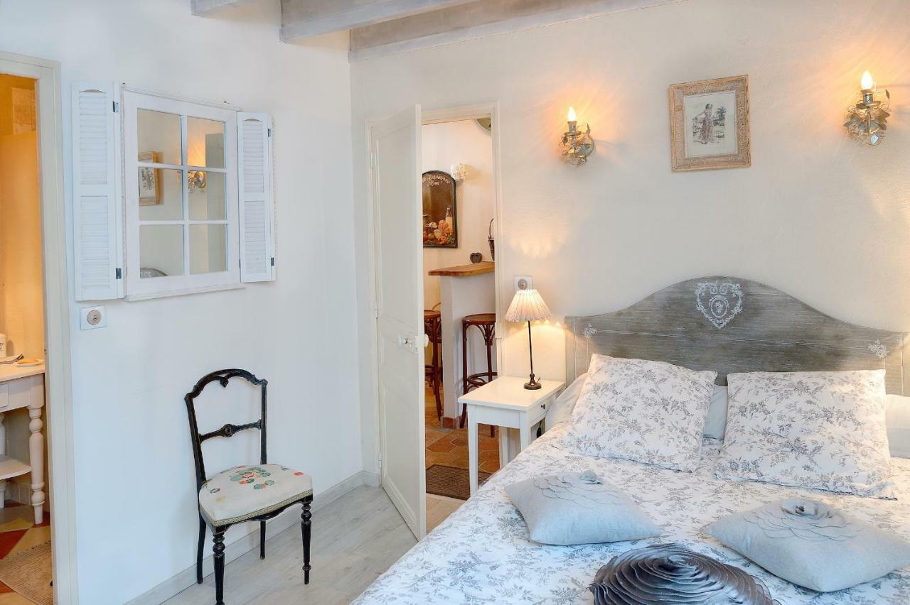 Maison D'Hotes A L'Ombre Bleue ミタンヴィル エクステリア 写真